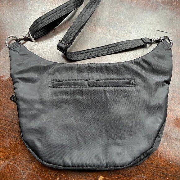 Black Lug Crossbody Shoulder Bag with RFID - Hippy 2 - Like New - Picture 3 of 3
